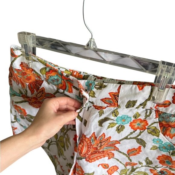 TOMMY BAHAMA Colorful Linen Shorts - Picture 12 of 12